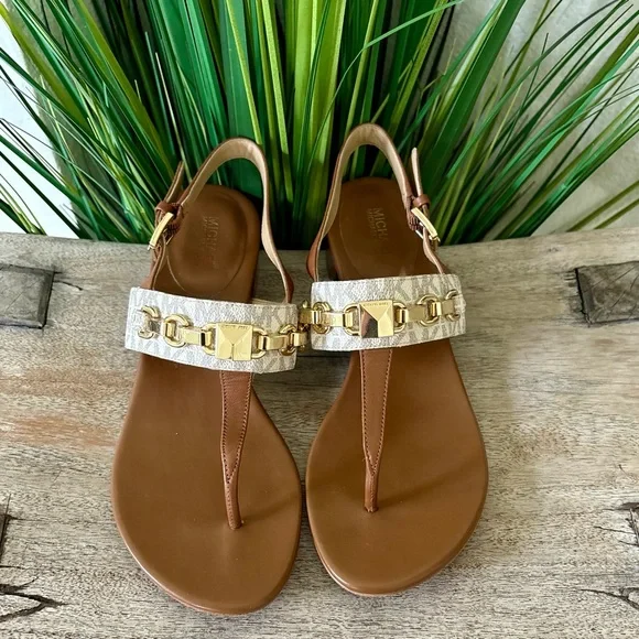 Michael Kors Charlton Thong Sandals - Picture 4 of 9